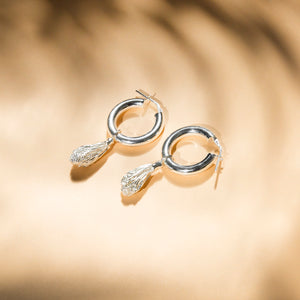 Round silver earrings