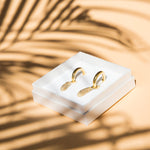 Load image into Gallery viewer, Round gold earrings
