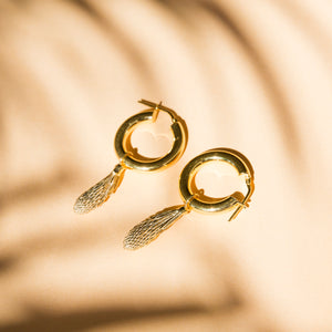 Round gold earrings
