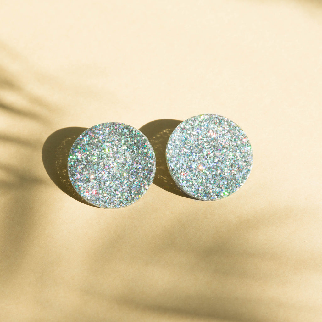 Sigrid Kuusk, kõrvarõngad, eesti disain, glitter, SOHO, estonian design. Shine. Feminine.