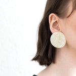 Load image into Gallery viewer, eco Pearl earrings
